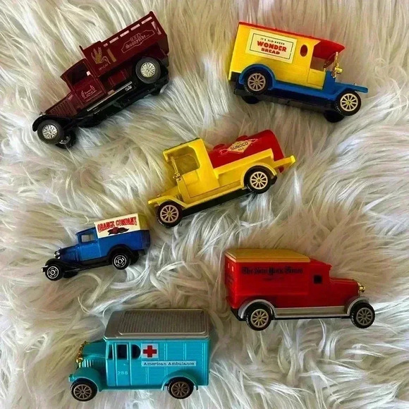 Reader’s Digest Collector’s Set of Classic Trucks – Vintage Die-Cast Vehicles - Picture 1 of 10